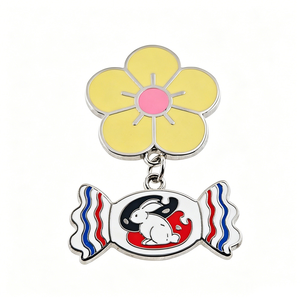 White Rabbit Candy Enamel Pin  - Food Snacks Gifts recension och pris