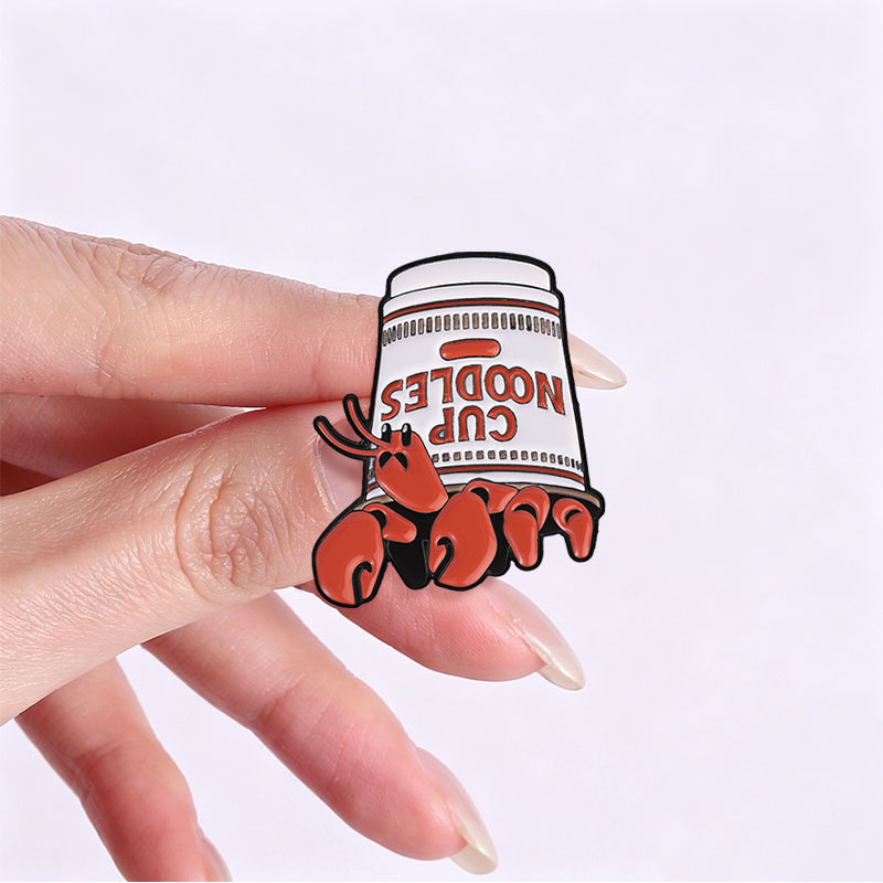 Lobster Cup Noodles Enamel Pin - Zinc Food Snacks recension och pris