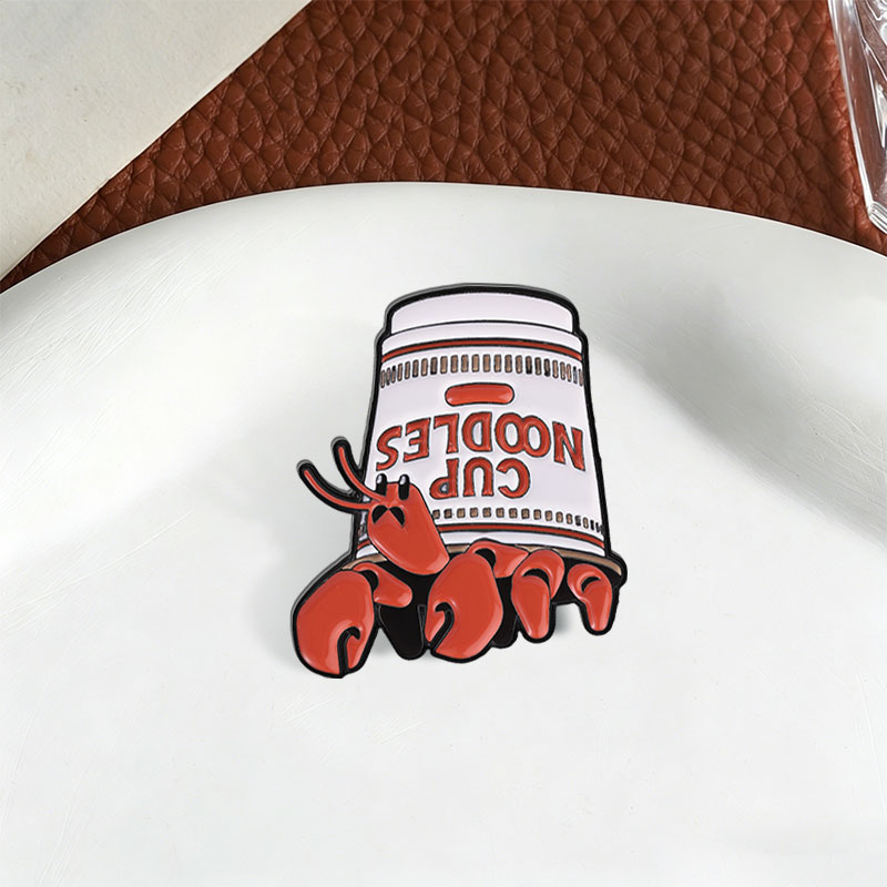 Lobster Cup Noodles Enamel Pin - Zinc Food Snacks recension och pris