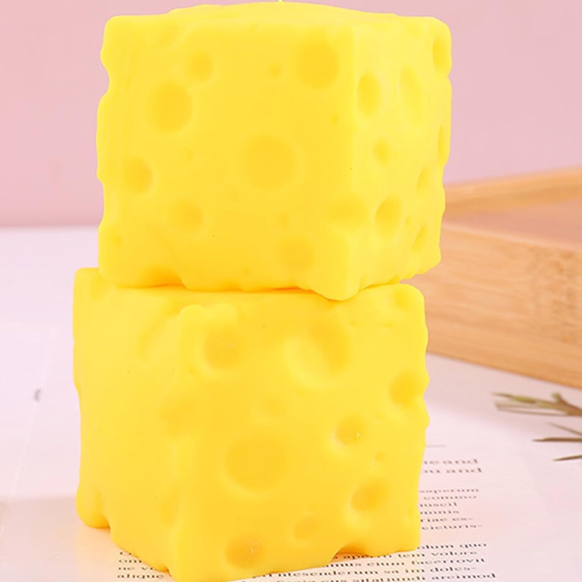 Cheese Stress Ball Squishy Toy - Food & Snacks Colouring Book recension och pris
